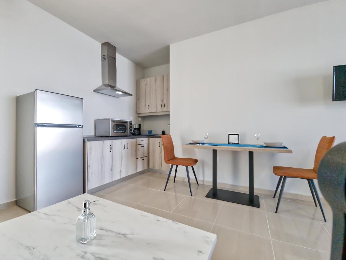Epipleon Luxury Suites -105- Δωμάτιο 35Τμ Με Βεράντα 35Τμ Μπροστά Στη Θάλασσα Навпакт Екстер'єр фото